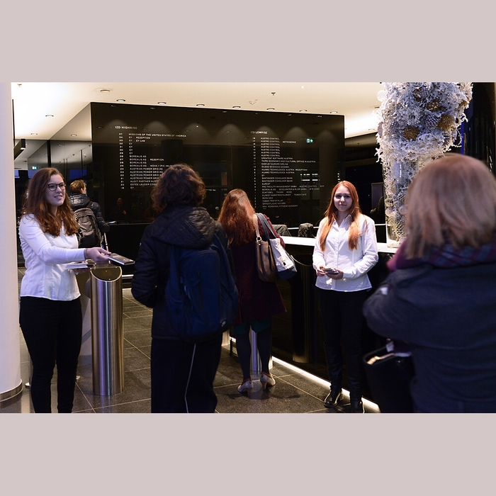 Foto Nikoloaktion IZD Tower