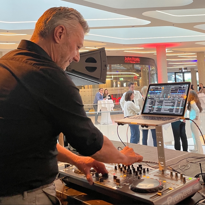 THE ICON VIENNA after work party_ DJ