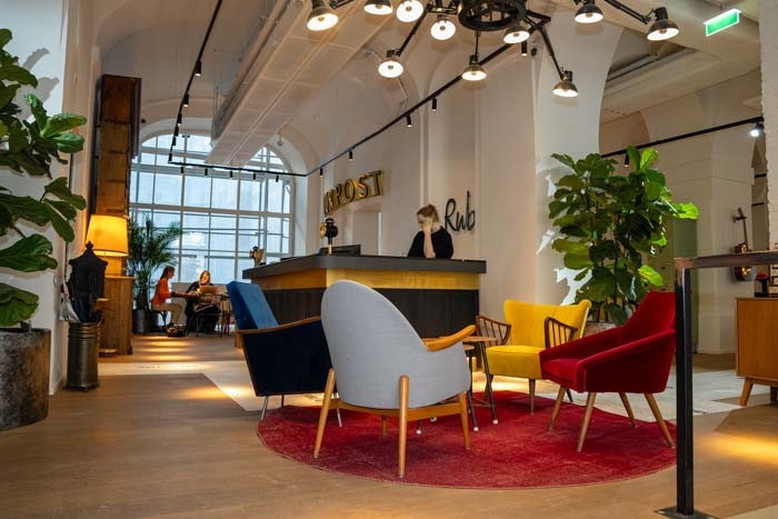 Das wie ein Hotel anmutende Entrée des Ruby Paul Vienna ist zu sehen.