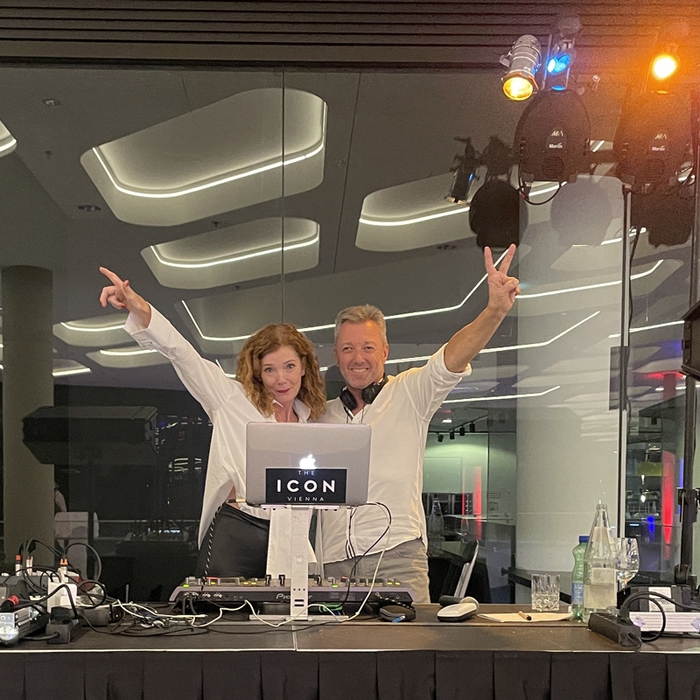 Claudia Wolf und DJ Mike