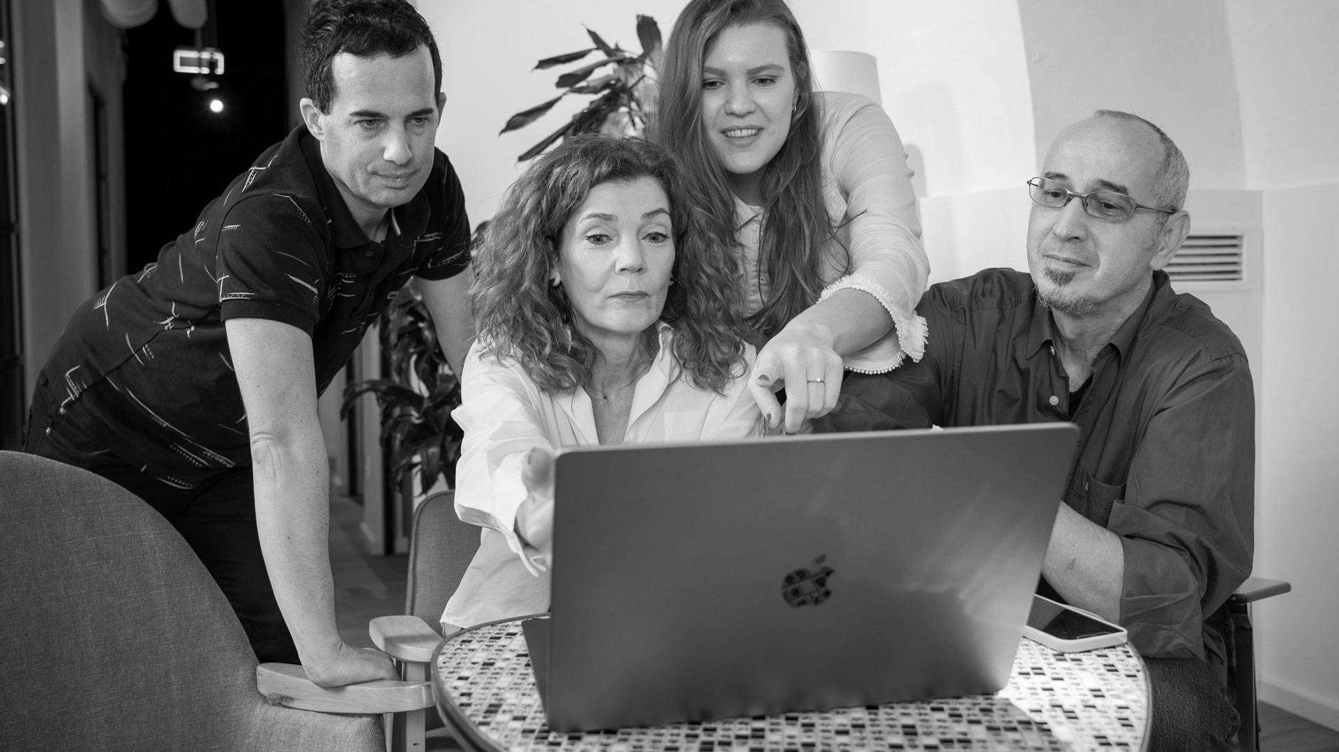 Die Wölfe schauen News